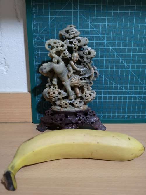 Carved statue (Jade Nephrite Chinese look?)