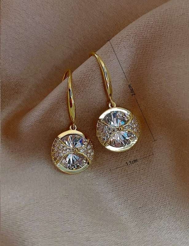 Earrings for women - Oval Crystal Gold earrings