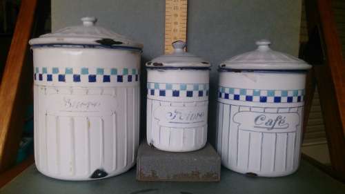 Enamel containers set 3