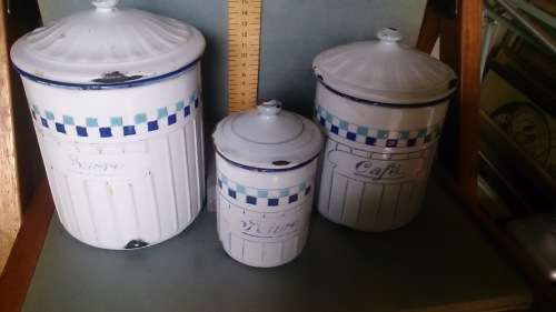 Enamel containers set 3