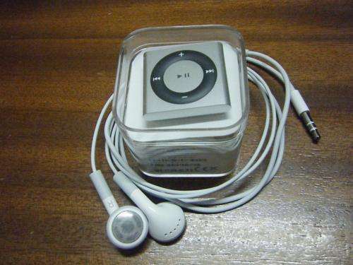 Apple ipod shuffle 4th Generation 2GB Silver