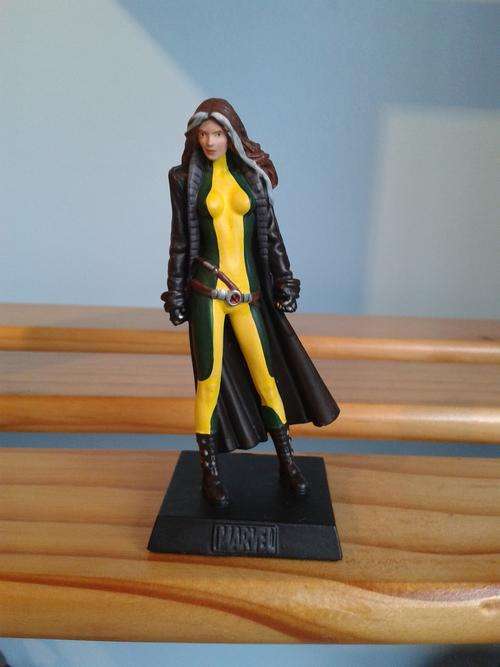 Classic Marvel Figurine Collection: Issue 29 - Rogue by Eaglemoss