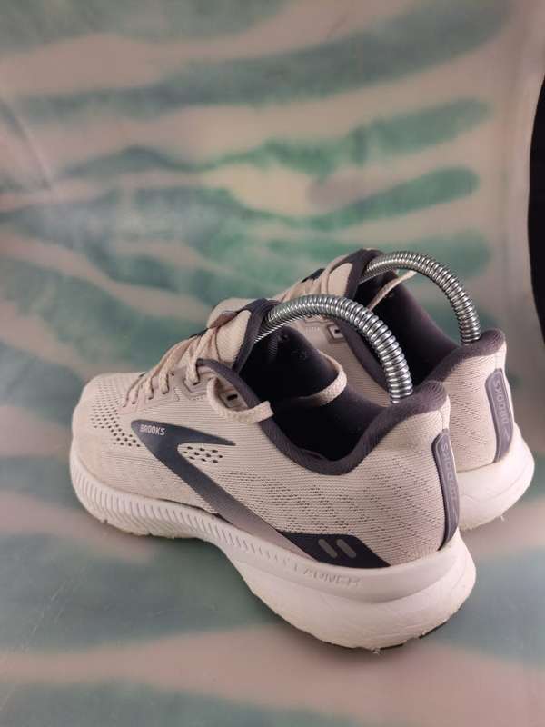 Brooks Launch 8 (Unisex)