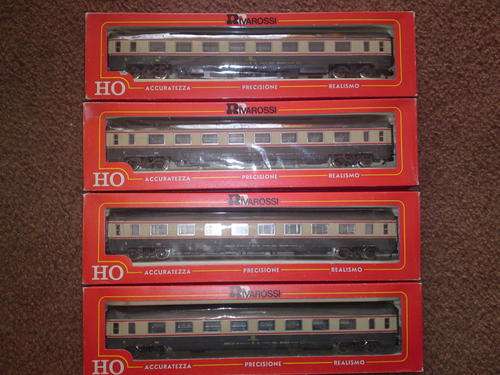 HO Rivarossi passenger coaches