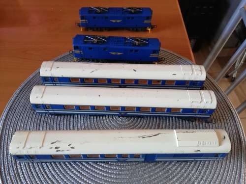 Blue train set.
