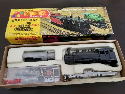Sadlle Tank Locomotive Kit by Roundhouse