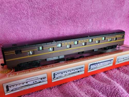 Pennsylvania GG1 Locomotive and Coaches
