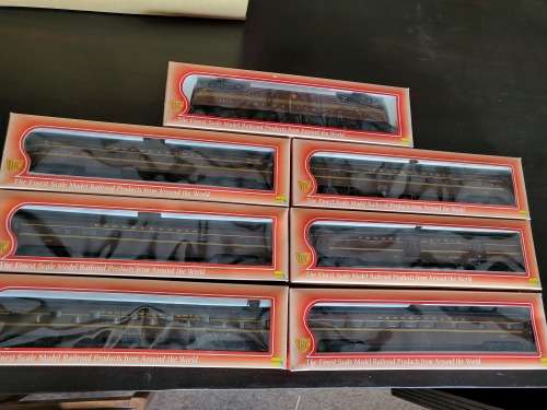 Pennsylvania GG1 Locomotive and Coaches