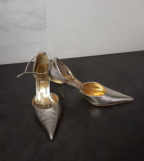 Oxygen High Heeled Shoe - Size 6:CLEARANCE SALE