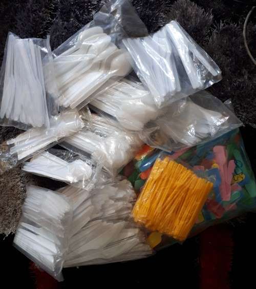 800 Piece takeaway disposal pack 1 Bid get you the lot CLEARANCE SALE