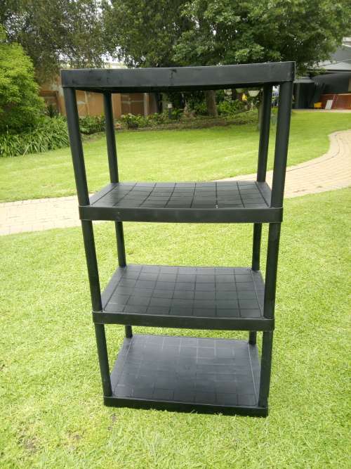 Collapsible Black plastic shelf