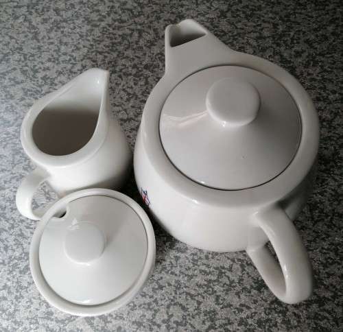 TEA POT Hamper - Must View Description: CLEARANCE SALE