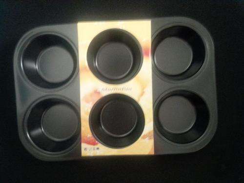 Muffin Pan (as per picture) 260x170mm