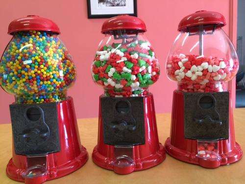 JUNIOR GUMBALL MACHINE ** Measures 28cm High**