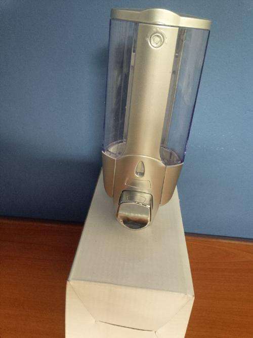 Soap/Shampoo/Lotion Dispenser 18.5cm(h)x9cm(L) ** 2 On Auction