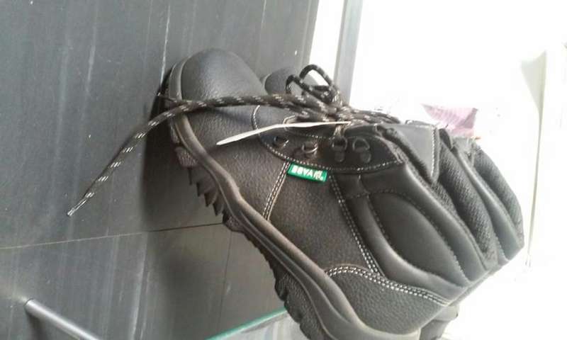 Safety Boots ** The Leaders in Safety Footwear ** All Sizes Available