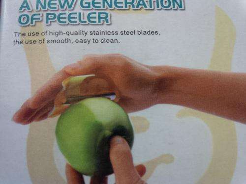 Kitchen Tool Genius Finger Veg Peeler  65x70mm Stainless Steel Blades** 3 On Auction**