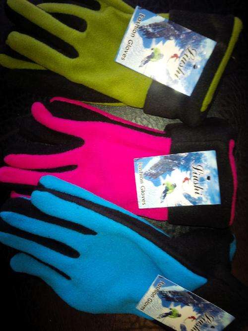 Liushi 2 Tone Ladies Gloves Pink / Green / Blue ** 10 on Auction