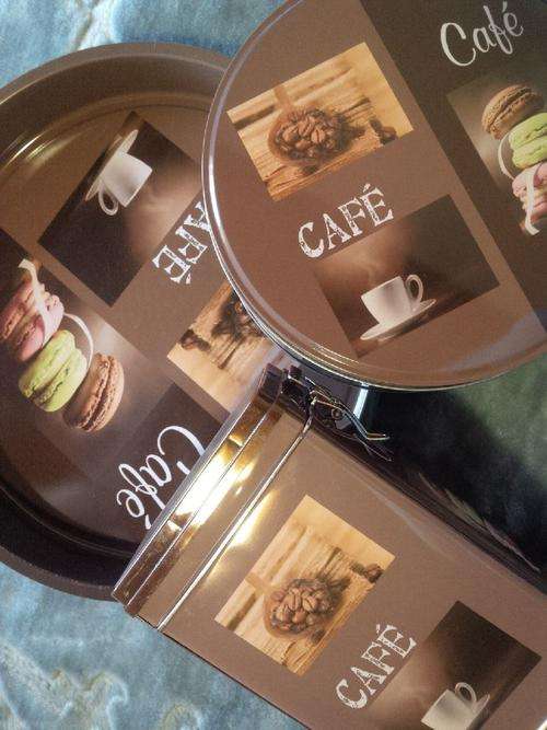 Kitchen Bundle 1x Biscuit Tin 19cm + Tray 33cm+ Storage Tin ** 5 On Auction