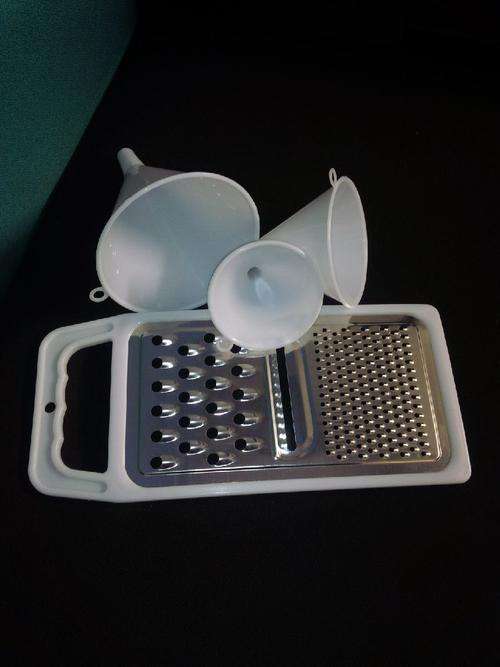 Grater & 3 Piece Funnel Set  ** 3 On Auction