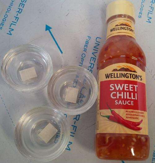 Wellingtons Sweet Chilli Includes 6x Sauce Bowls Mini ** 3 on auction **