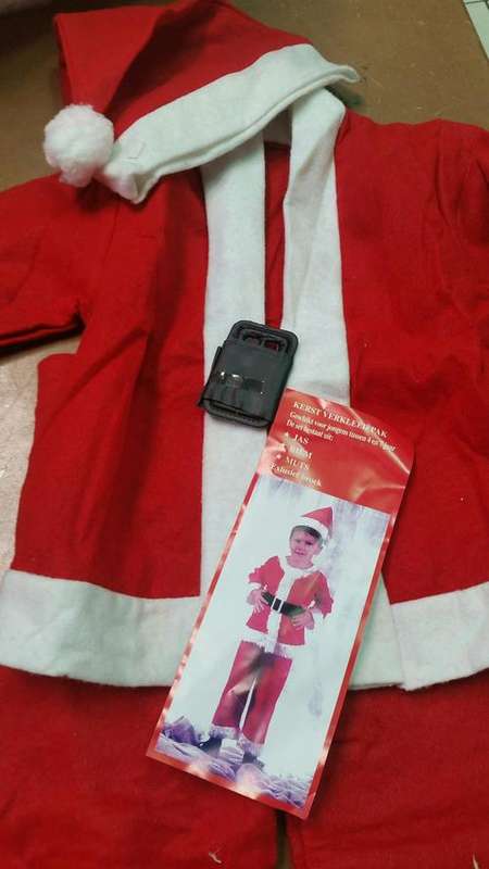 Boys Christmas suit (fits 3 - 6 Years) includes Hat/ Pants/ Jacket and belt ## 3 On auction*****