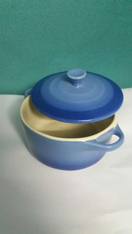 Mini Round baking Dish 10cm Just to cute I need to want one ## 2 On auction ******