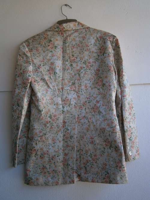 Jacquard fabric Jacket.