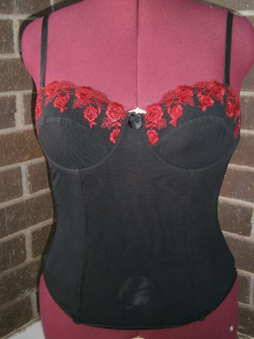 Black and Red LACE CORSET FROM SHELLEY - Size 36 B