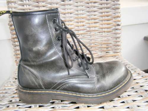 Dr Martens style Unisex  Boots size 6.5 - 7