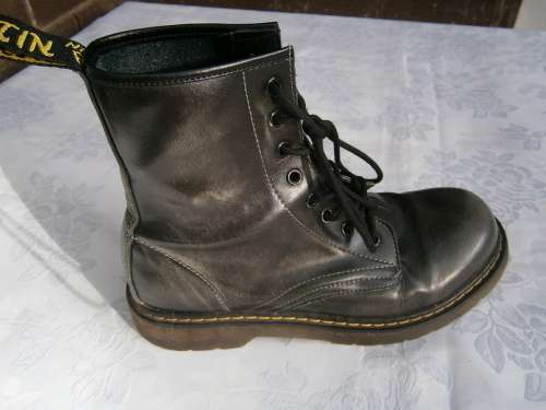 Dr Martens style Unisex  Boots size 6.5 - 7