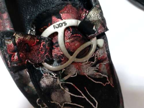 Genuine  Suede leather shoes with printed gold and silver pattern