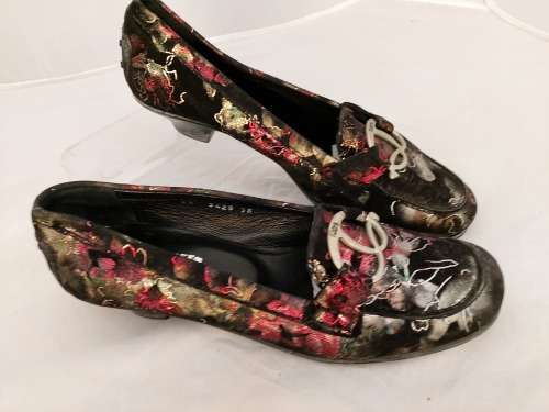 Genuine  Suede leather shoes with printed gold and silver pattern