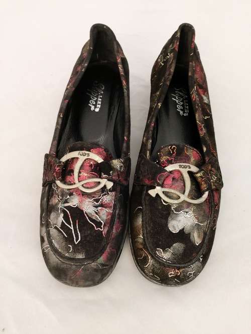 Genuine  Suede leather shoes with printed gold and silver pattern