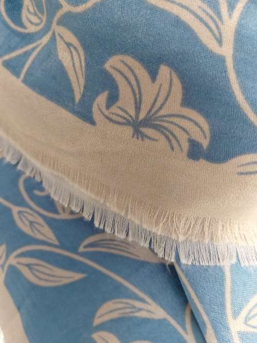VALENTINO  Shawl / Scarf 90 x 90 cm