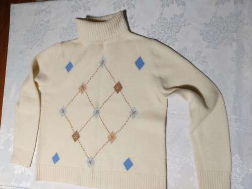 Sweater   by Queenspark - L size
