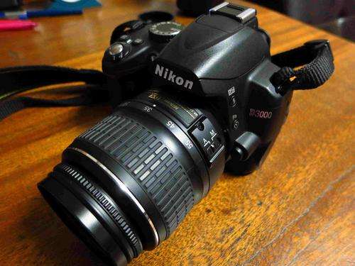 Nikon D3000 & 18-55 kit lens - Excellent condition