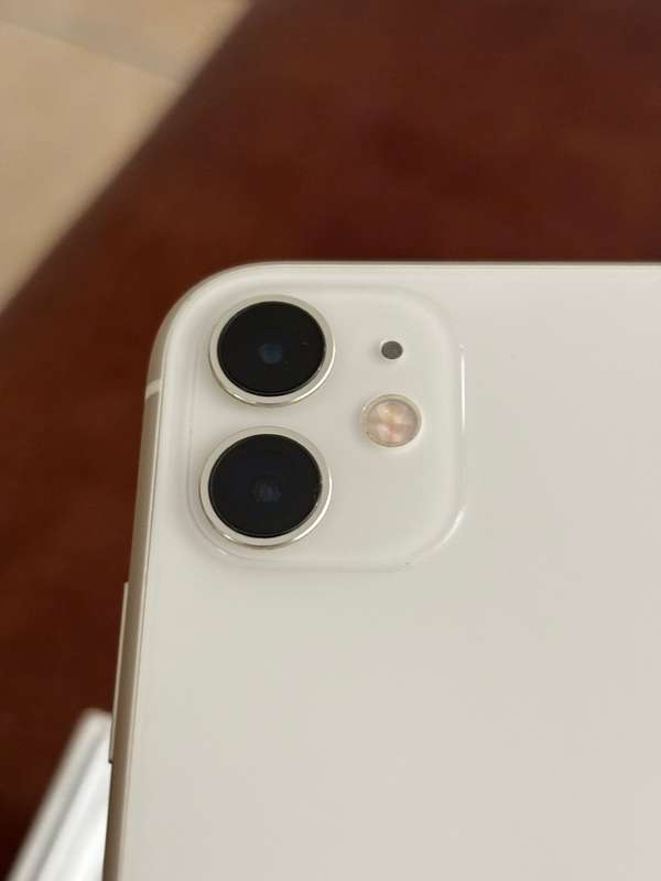 iPhone 11 64GB White (Used)