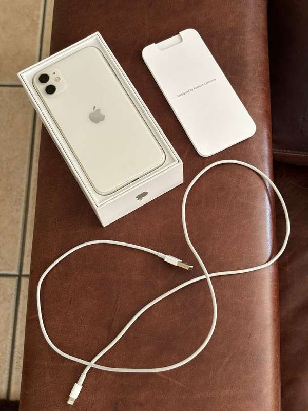 iPhone 11 64GB White (Used)