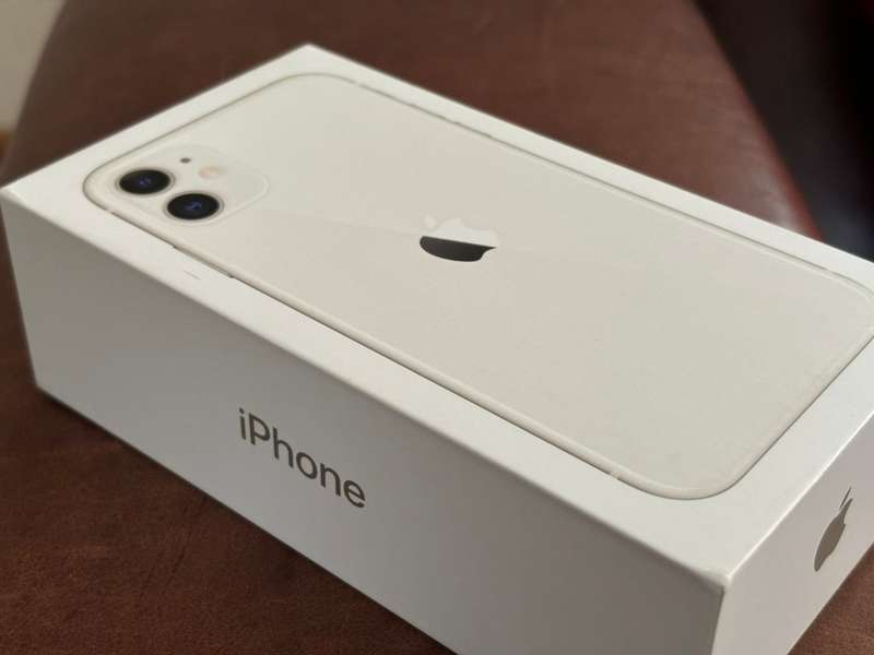 iPhone 11 64GB White (Used)