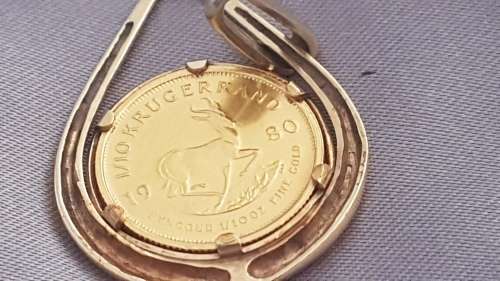 1980 10th Krugerrand gold coin set in pendant