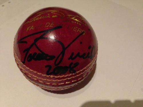 Fanie de Villiers autographed cricket ball (2008)