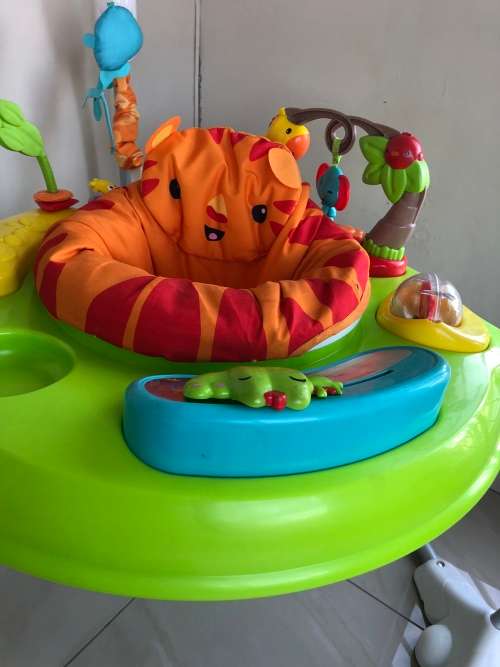 Fisher Price rainforest jumperoo (LIKE NEW)