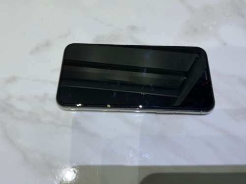 iPhone 11 Pro 64GB Silver - including cover and charger