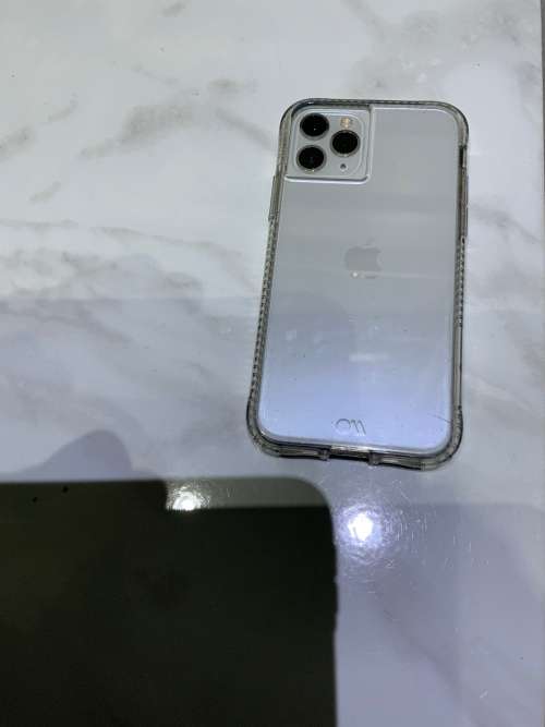 iPhone 11 Pro 64GB Silver - including cover and charger