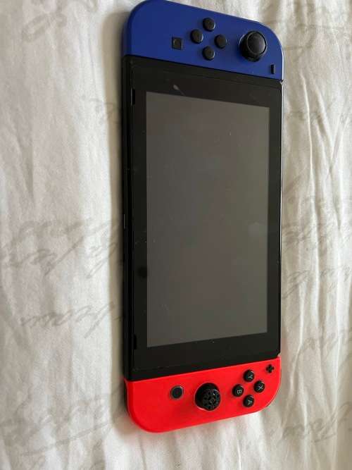 Nintendo Switch V2 including box and accessories