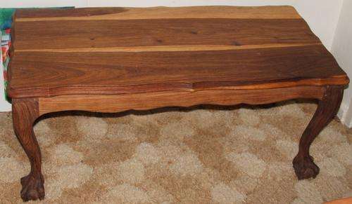 1 x imbuia en 1 x kiaat koffie tafels.....R1500.00..BID IS ON 2 TABLES