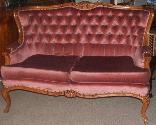 Stunning Victorian lounge suite, 2 x 2 seater, still in fair condition