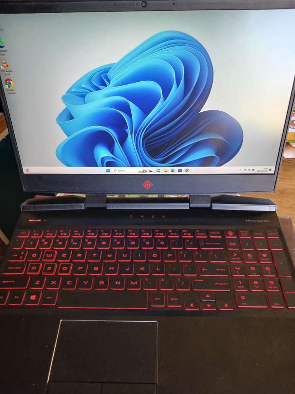 HP Omen 15  dc1047nr Nvidia GeForce RTX 2070  32 gig ram gaming laptop