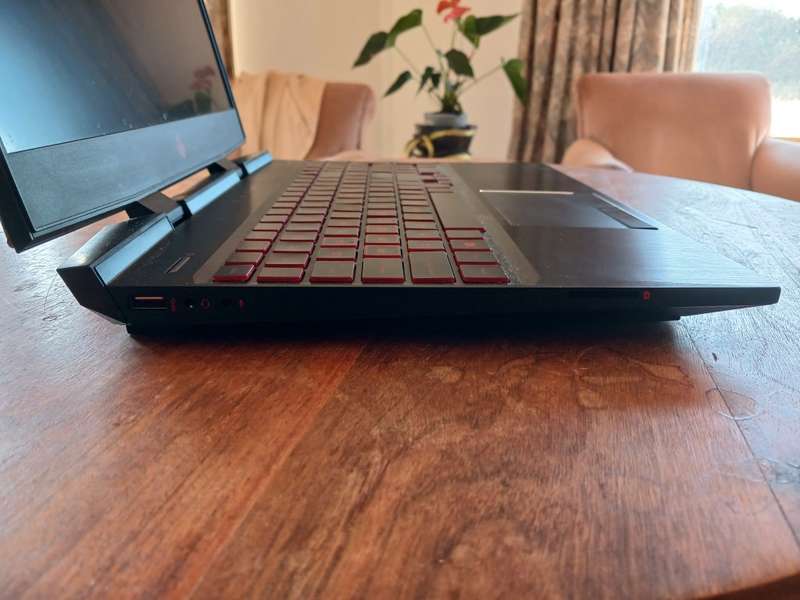HP Omen 15  Intel core i7-9750h cpu@2.60  Geforce nvidia RTX 2070 8gig 32 gig ram gaming laptop